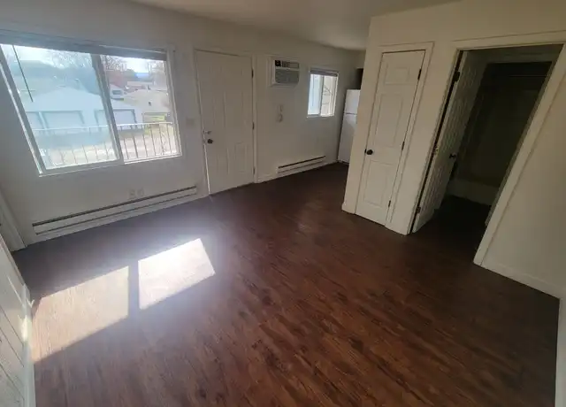 Property at 1738 La Crescent St Unit 20, La Crosse, WI, 54603, 1 bed, 1 bath, [object Object]