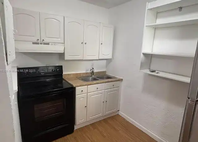 Property at 542 NW 8th St #8, Miami, FL, 33136, 1 bed, 1 bath, [object Object]