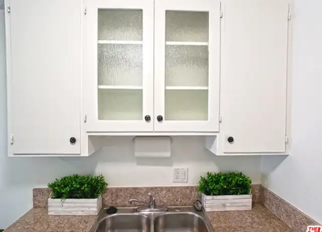 Property at 5656 La Mirada Ave Unit 5, Los Angeles, CA, 90038, 1 bed, 1 bath, [object Object]
