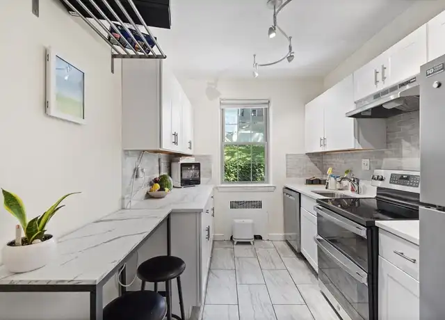 Property at 1496 Beacon St #4, Brookline, MA, 02446, 2 beds, 1 bath, [object Object]