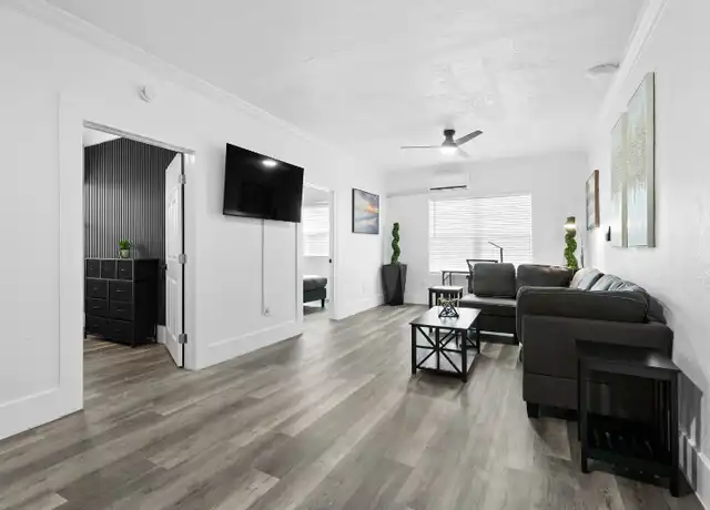 Property at 806 E Chelsea St Unit 2, Tampa, FL, 33603, 3 beds, 1 bath, [object Object]