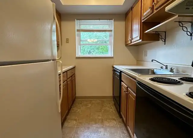 Property at 360 Maryland Ave Unit 303, Oakmont, PA, 15139, 2 beds, 1 bath, [object Object]