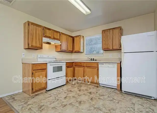 Property at 1425 Sligo St Unit 2, Fayetteville, AR, 72701, 1 bed, 1 bath, [object Object]