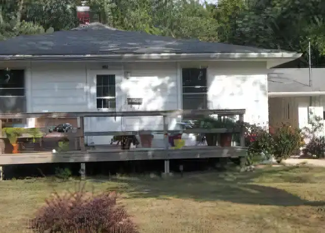 Property at 727 N Madison St, Macomb, IL, 61455, 3 beds, 1 bath, [object Object]