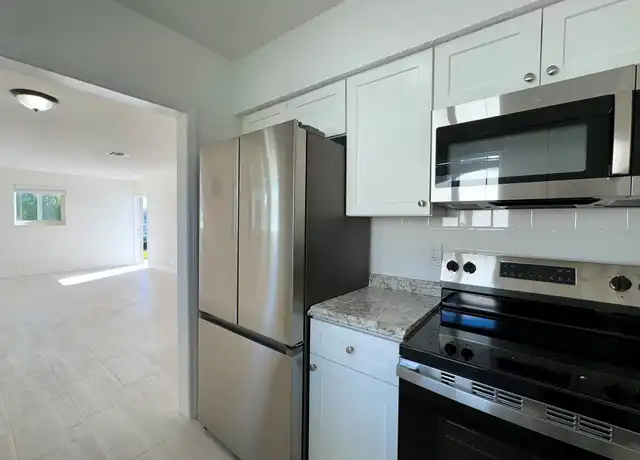 Property at 3221 NE 7th Ave Unit C, Pompano Beach, FL, 33064, 3 beds, 1 bath, [object Object]