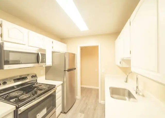 Property at 561 Boden Way Unit 2B, Oakland, CA, 94610, 1 bed, 1 bath, [object Object]