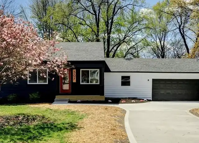 Property at 507 NW Holly Ln, Lees Summit, MO, 64086, 4 beds, 2 baths, [object Object]