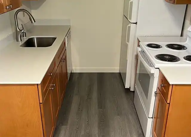 Property at 20230 60th Ave W Unit 5, Lynnwood, WA, 98036, 1 bed, 1 bath, [object Object]