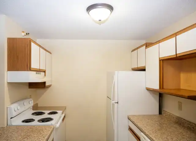 Property at 201 31st St SW Unit 35, Austin, MN, 55912, 2 beds, 1 bath, [object Object]