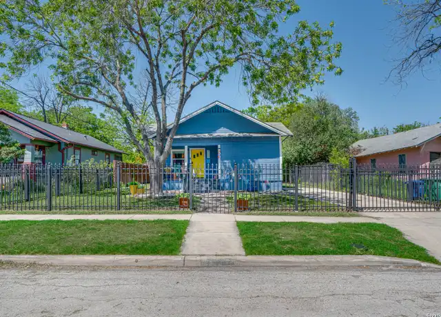 Property at 1505 W Craig Pl, San Antonio, TX, 78201, 4 beds, 2 baths, [object Object]