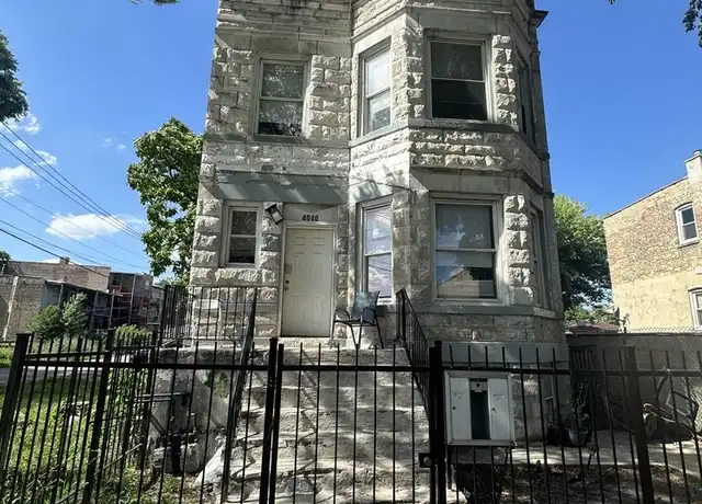 Property at 4040 W Polk St Unit 2, Chicago, IL, 60624, 3 beds, 1 bath, [object Object]