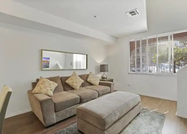 Property at 750 Beech St, San Diego, CA, 92101, 1 bed, 1 bath, [object Object]