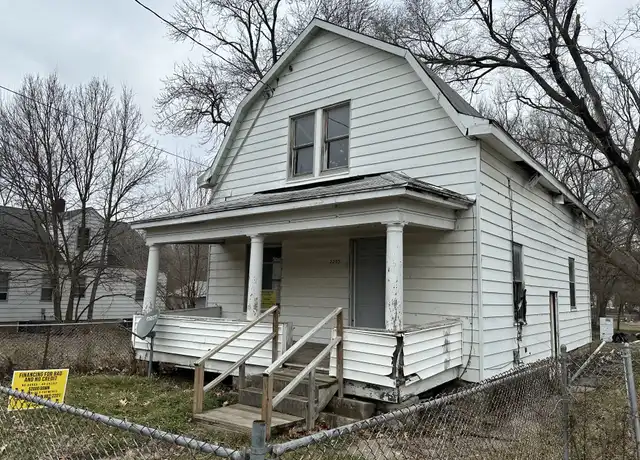 Property at 2203 W Howett St, Peoria, IL, 61605, 2 beds, 1 bath, [object Object]