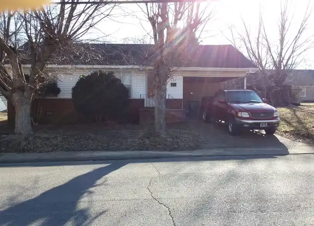 Property at 407 N McCombs St, Martin, TN, 38237, 2 beds, 1 bath, [object Object]