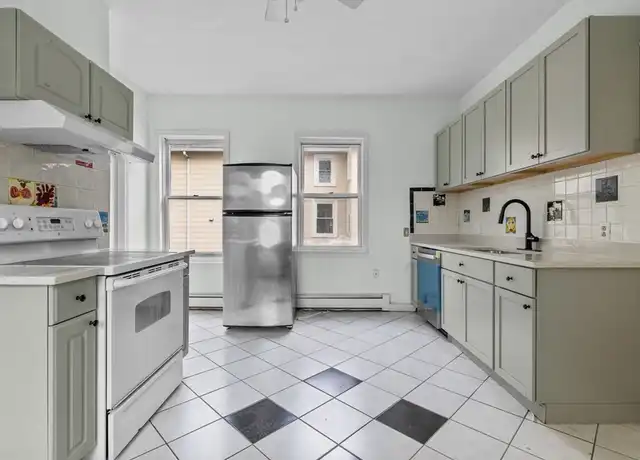 Property at 91 Flint St Unit 91, Somerville, MA, 02145, 4 beds, 1 bath, [object Object]