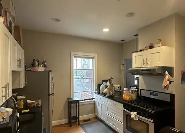 Property at 171 Walnut St #2, Somerville, MA, 02145, 3 beds, 2 baths, [object Object]