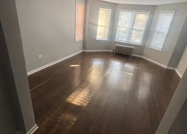 Property at 7721 S Kingston Ave Unit 2, Chicago, IL, 60649, 2 beds, 1 bath, [object Object]