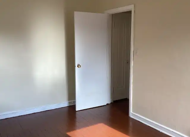 Property at 1935-1937 W Hope Ave Unit Upper, Milwaukee, WI, 53209, 2 beds, 1 bath, [object Object]