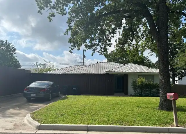 Property at 906 Gilchrist Ave, College Station, TX, 77840, 4 beds, 2 baths, [object Object]