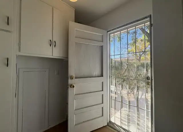 Property at 4600 Zuni Rd SE Unit A, Albuquerque, NM, 87108, 1 bed, 1 bath, [object Object]