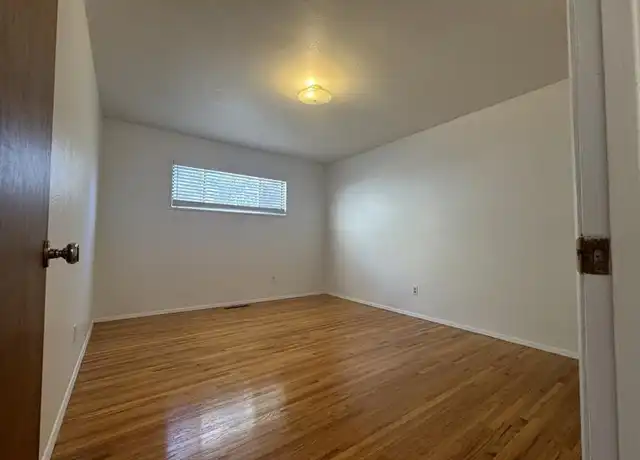 Property at 4600 Zuni Rd SE Unit A, Albuquerque, NM, 87108, 1 bed, 1 bath, [object Object]
