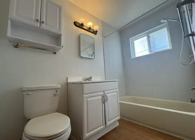 Property at 4600 Zuni Rd SE Unit A, Albuquerque, NM, 87108, 1 bed, 1 bath, [object Object]