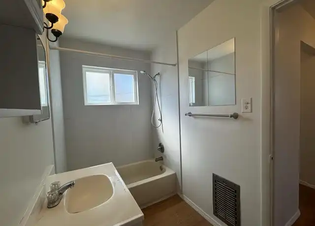 Property at 4600 Zuni Rd SE Unit A, Albuquerque, NM, 87108, 1 bed, 1 bath, [object Object]