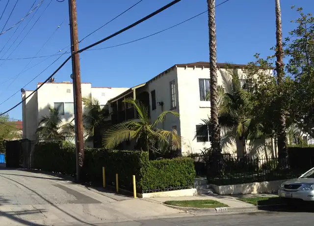 Property at 1414 Ridgeley Dr Unit 5, Los Angeles, CA, 90019, 2 beds, 1 bath, [object Object]