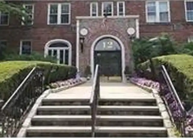 Property at 12 Hamilton Pl Unit A8, Garden City, NY, 11530, 1 bed, 1 bath, [object Object]