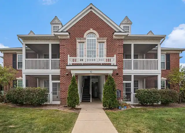 Property at 923 E Summerfield Glen Cir, Ann Arbor, MI, 48103, 2 beds, 2 baths, [object Object]