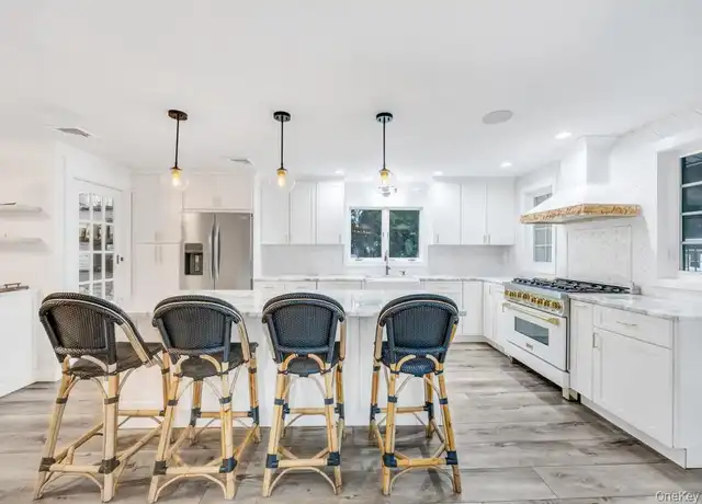 Property at 532 Ocean Ave, Oakdale, NY, 11769, 4 beds, 2 baths, [object Object]