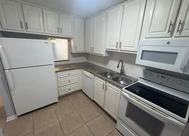 Property at 623 N Bay St Unit 14, Eustis, FL, 32726, 1 bed, 1 bath, [object Object]
