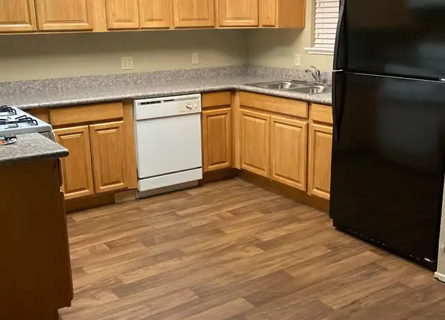 Property at 32 W 7th St Apt C, Tracy, CA, 95376, 2 beds, 1 bath, [object Object]