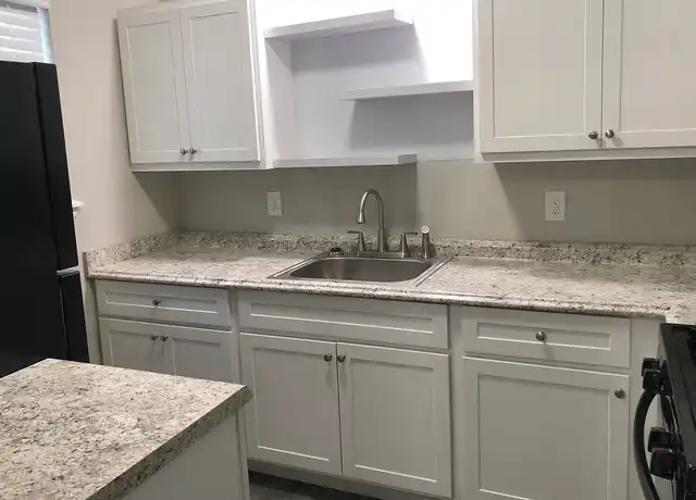 Property at Yukon Heights Apartments - 633 W Vandament Ave, Yukon, OK, 73099, 1-2 bed, 1 bath, [object Object]