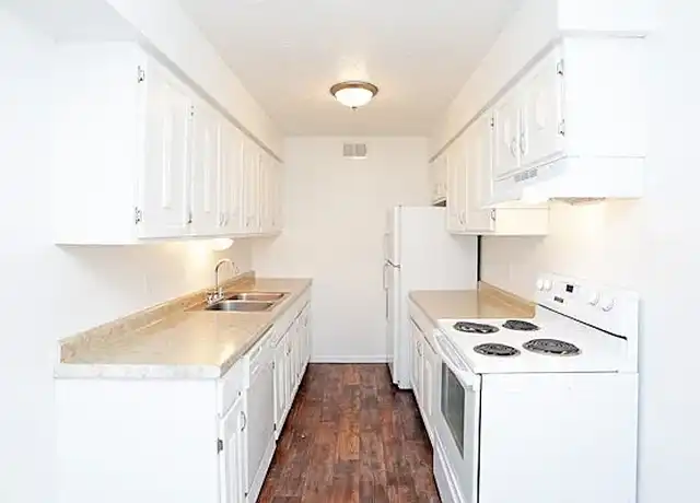 Property at Juniper Gardens - 2303 Benson Gardens Blvd, Omaha, NE, 68134, 0-2 beds, 1 bath, [object Object]