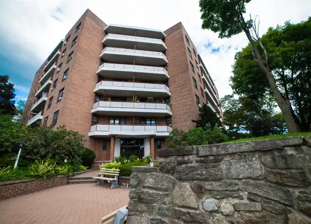 Property at 325 King St Apt LD, Port Chester, NY, 10573, 2 beds, 1 bath, [object Object]