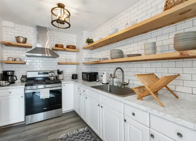 Property at 9 Cole St Unit 3, Hampton, NH, 03842, 2 beds, 1 bath, [object Object]