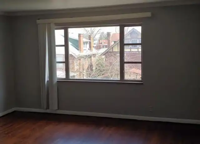 Property at 1239 9th St Apt 3, Huntington, WV, 25701, 1 bed, 1 bath, [object Object]