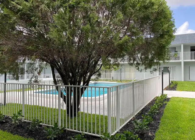 Property at Brandon Palm Springs - 965 Manor Dr, Palm Springs, FL, 33461, 1-2 bed, 1 bath, [object Object]