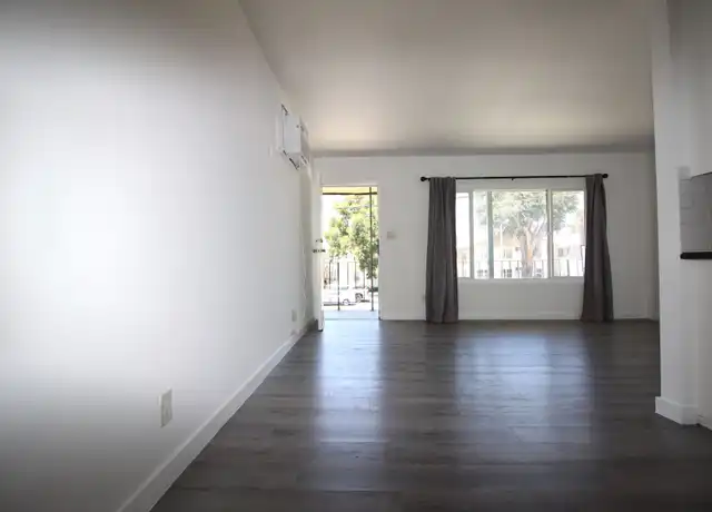 Property at 7346 Woodman Ave Unit 7346-5, Van Nuys, CA, 91405, 1 bed, 1 bath, [object Object]