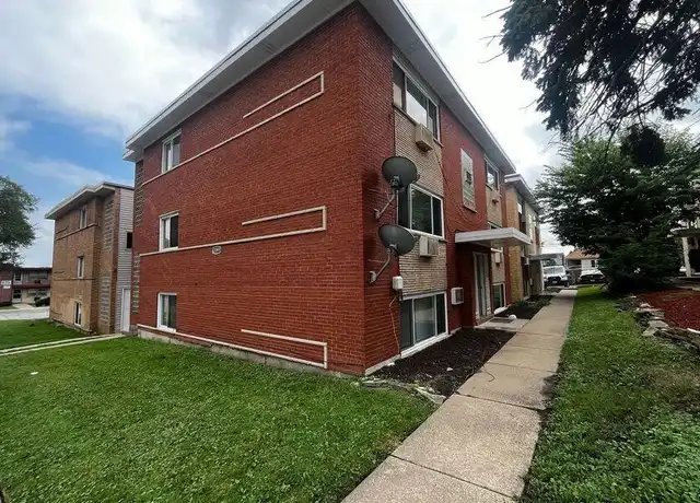Property at 2149 W 119th St Unit G, Blue Island, IL, 60406, 2 beds, 1 bath, [object Object]