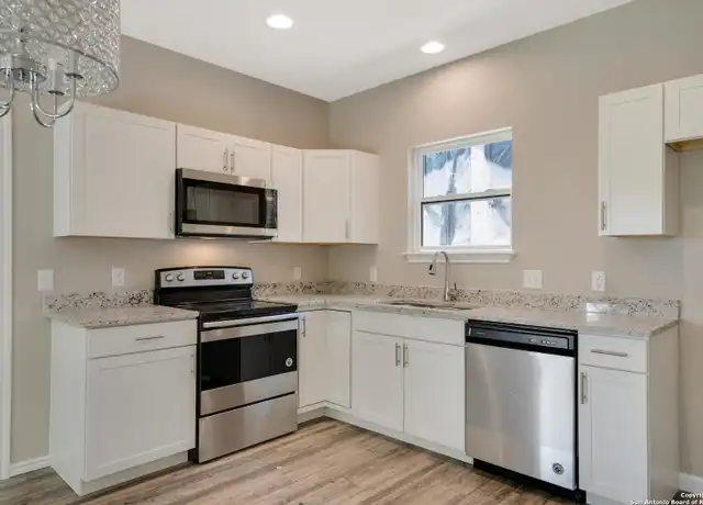 Property at 404 E Carson St Unit 2100, San Antonio, TX, 78208, 2 beds, 2 baths, [object Object]