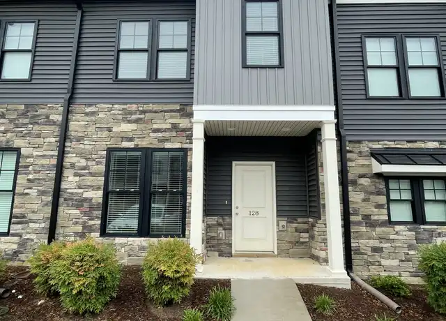 Property at 128 English Commons Dr Unit 1, Lynchburg, VA, 24501, 2 beds, 2.5 baths, [object Object]