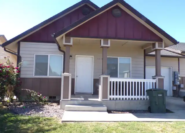 Property at 2204 Jakob Ave, La Grande, OR, 97850, 3 beds, 2 baths, [object Object]