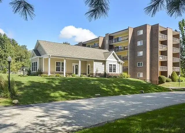 Property at Main Line Berwyn Apartments - 750 Old Lancaster Rd, Berwyn, PA, 19312, 2 beds, 2 baths, [object Object]
