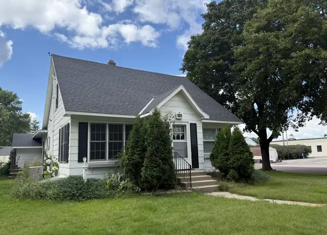 Property at 502 S Washington St, Redwood Falls, MN, 56283, 5 beds, 2 baths, [object Object]