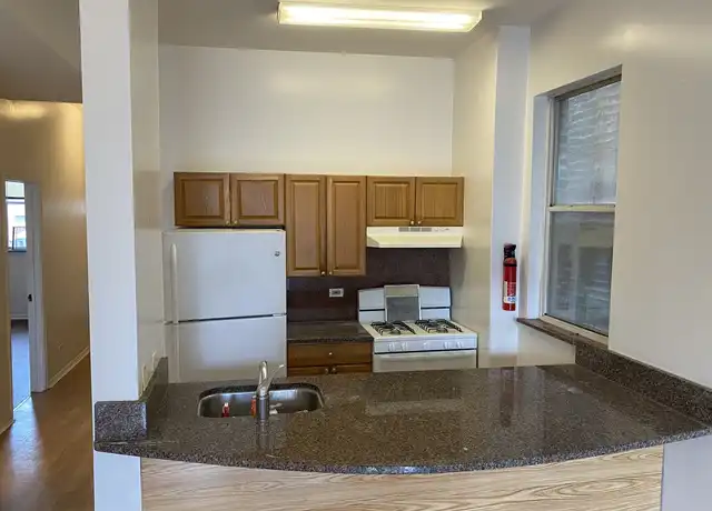 Property at 1021 S Racine Ave, Chicago, IL, 60607, 3 beds, 1 bath, [object Object]