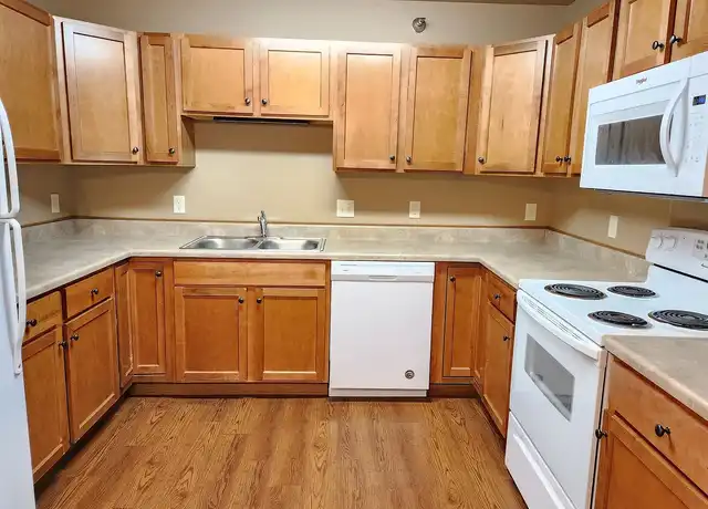 Property at Sunrise Iii - 4520 E 53rd St, Sioux Falls, SD, 57110, 2 beds, 1 bath, [object Object]