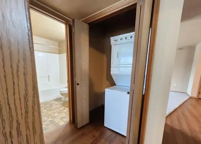 Property at Sunrise Ii Apartments - 4520 E 53rd St, Sioux Falls, SD, 57110, 2 beds, 1 bath, [object Object]