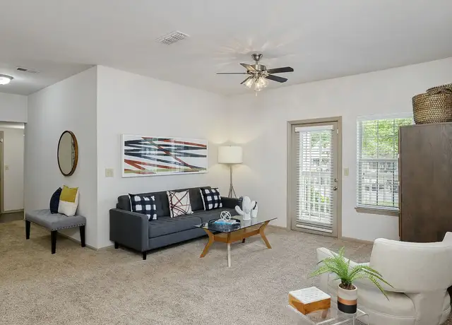 Photo of 7450 W 139th Ter, Overland Park, KS 66223